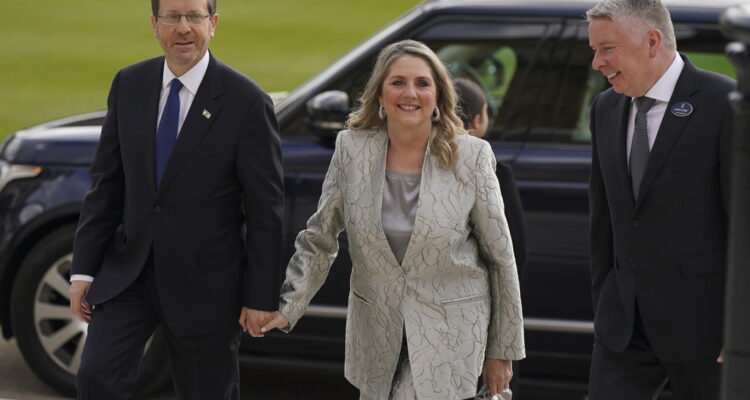 Herzog meets with Arab leaders on sidelines of Charles III’s coronation