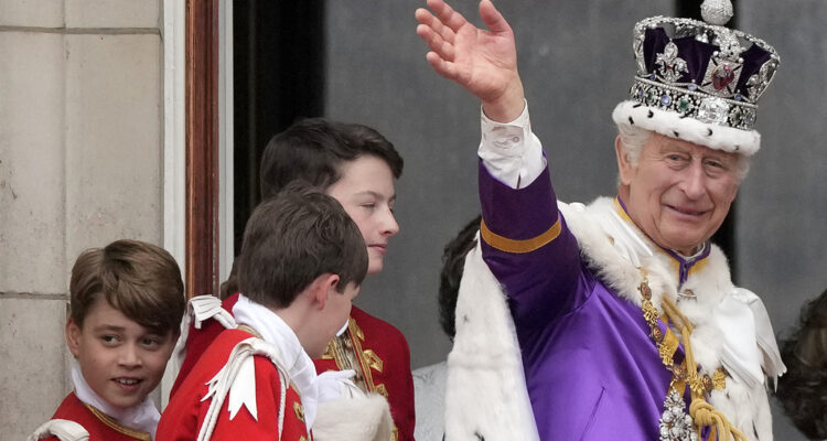 King Charles III crowned with Jerusalem oil in presence of UK Chief Rabbi