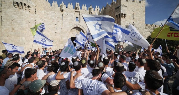 Joy on Jerusalem Day as tens of thousands march in capital