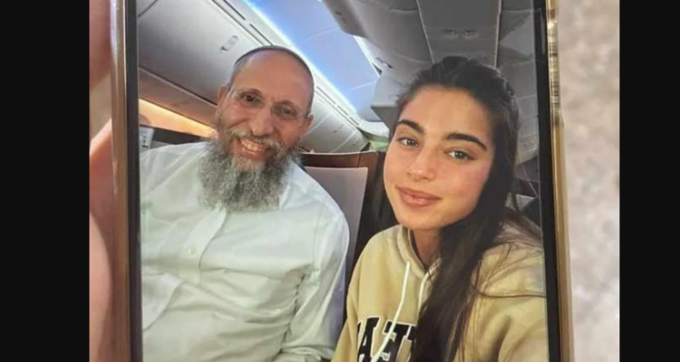 ‘Who are you?’ Israeli pop star connects with rabbi on plane