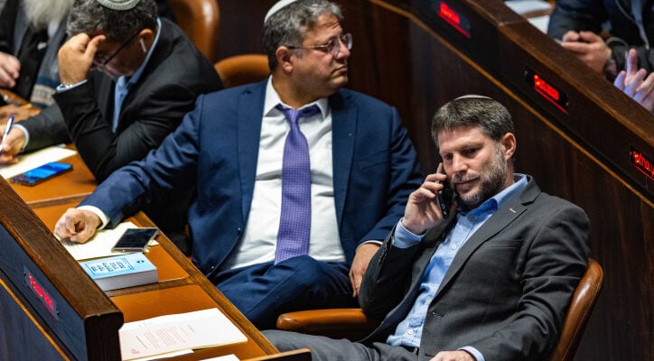 Ministers furious, threaten to topple Netanyahu gov’t over war effort
