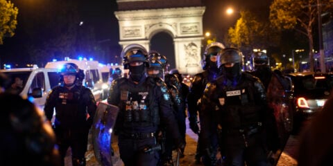 paris police riots