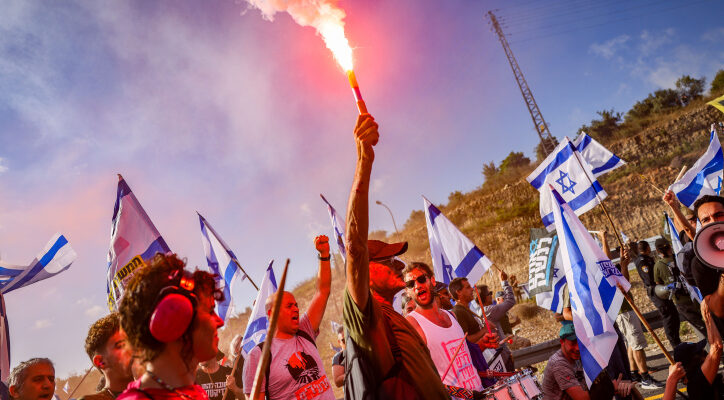 ‘Day of Resistance’: Tel Aviv-Jerusalem highways blocked, massive protest at Ben-Gurion airport