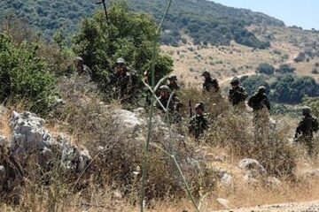 Lebanese cross border into Israel