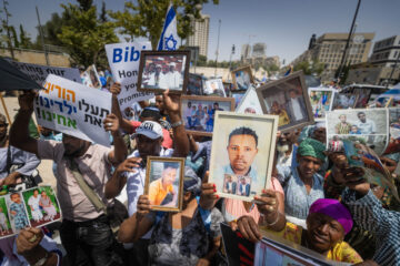 Ethiopian Israelis protest in Jerusalem