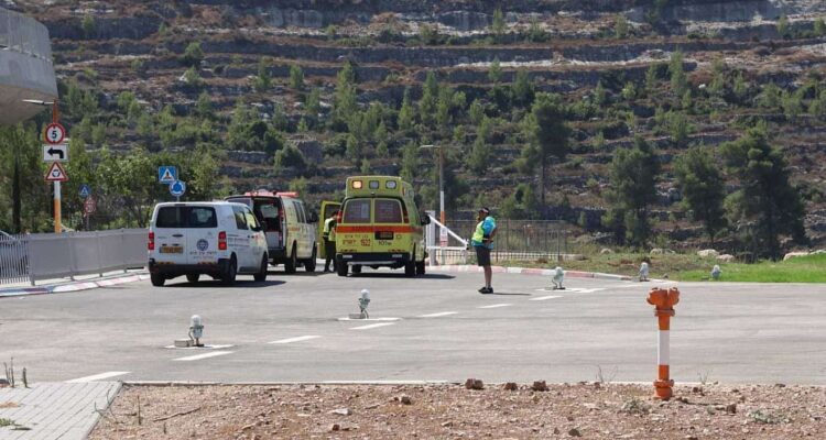 8-year-old killed, several injured in Ein Gedi rockslide