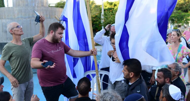 ‘Left-wing riots against Jews’: Chaos as anti-reform protesters disrupt Yom Kippur services