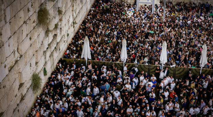 Ex-Shin Bet official: Israelis, carry your guns on Yom Kippur