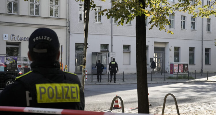 Berlin synagogue targeted in firebomb attack
