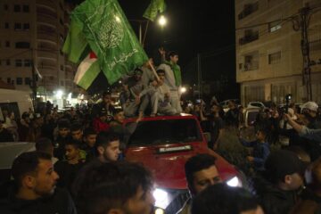 Palestinians celebrate release of security prisoner.