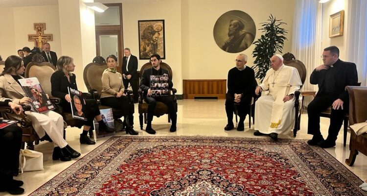 Pope Francis meets families of Israeli hostages