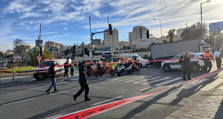 Hamas terrorists murder 3, wound 8 in Jerusalem shooting