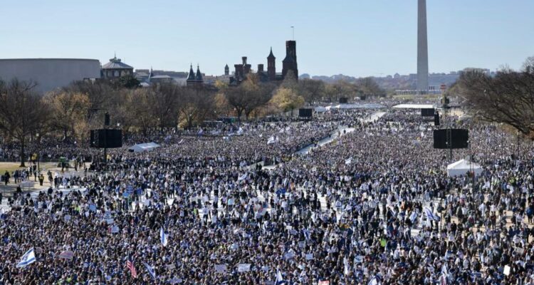 Media downplays number of demonstrators at massive March for Israel in Washington