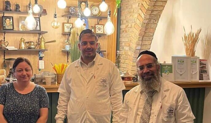 Druze restaurant goes kosher to feed Israeli soldiers