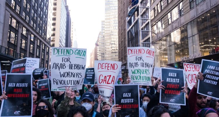 Violent anti-Israel protesters ‘cancel Christmas’ in NYC