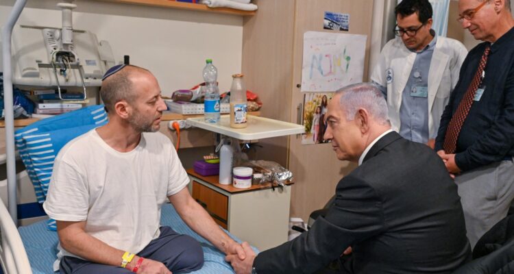 Soldier who lost both legs implores Netanyahu: ‘Don’t let our sacrifice be in vain’