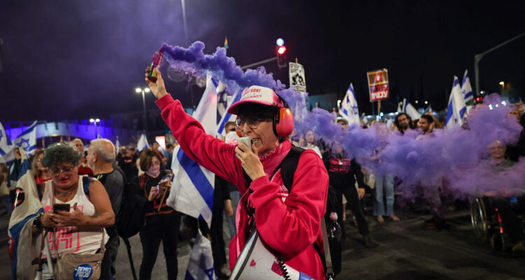 Protesters rally outside of Knesset to demand new elections