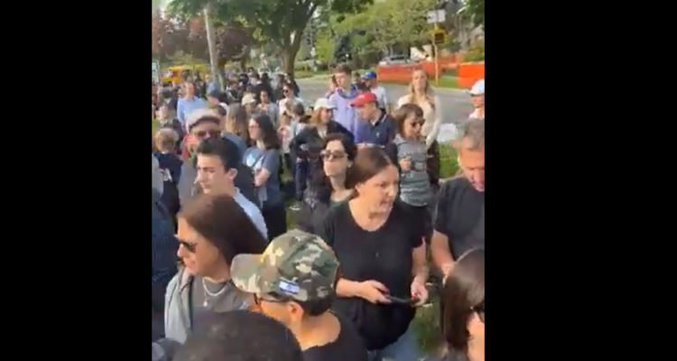 150 supporters escort harassed Israeli student to Toronto school