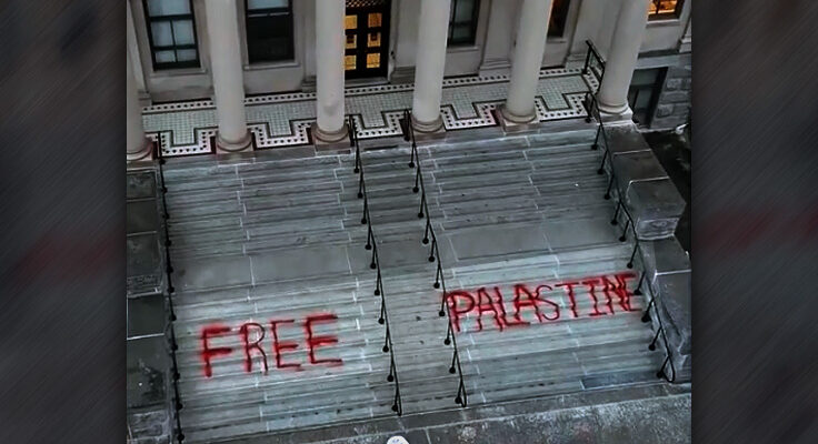 Idiots against Israel: these student protesters misspelled ‘Palestine’