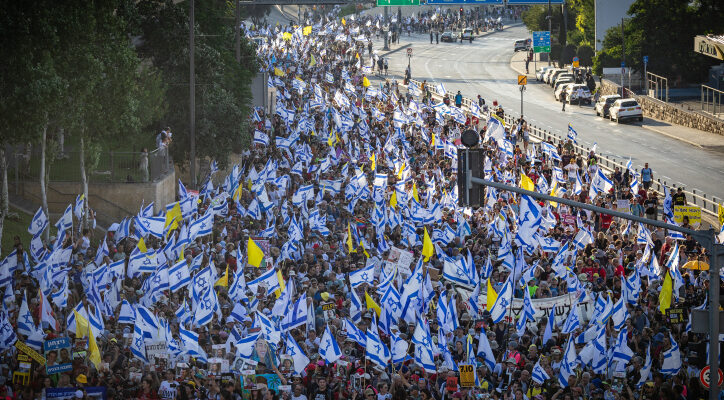 After four-day march to Jerusalem, thousands demand hostage deal now