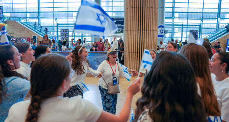 Wartime Aliyah: American immigration to Israel up significantly after October 7th