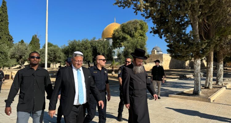 Israeli minister uses Temple Mount visit to pressure Netanyahu not to agree to deal with Hamas