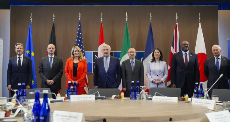 US urges G7 countries to put maximum pressure on Iran to minimize attack