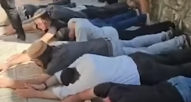 Once forbidden, sight of Jews prostrating on Temple Mount now routine