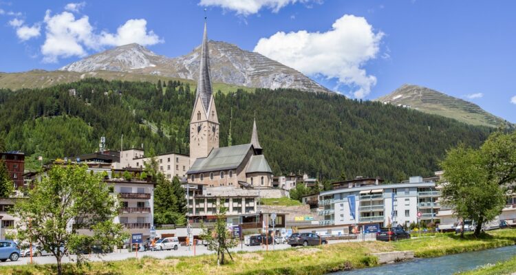 ‘Free Palestine!’ – Orthodox Jewish teen punched in the face in Switzerland