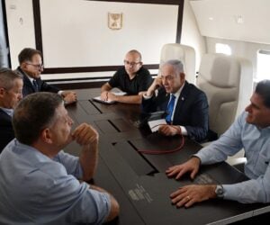 Netanyahu on plane