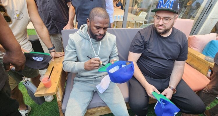 Boxing legend Floyd Mayweather pays solidarity visit to wounded Israeli soldiers