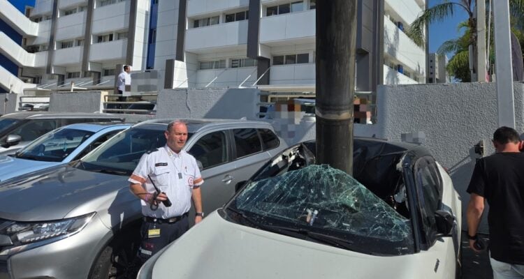 Flights interrupted after missile strikes Israel’s largest airport