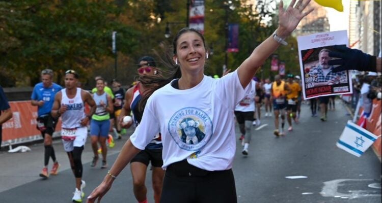 Over 150 NY Marathon runners show solidarity with Israeli hostages