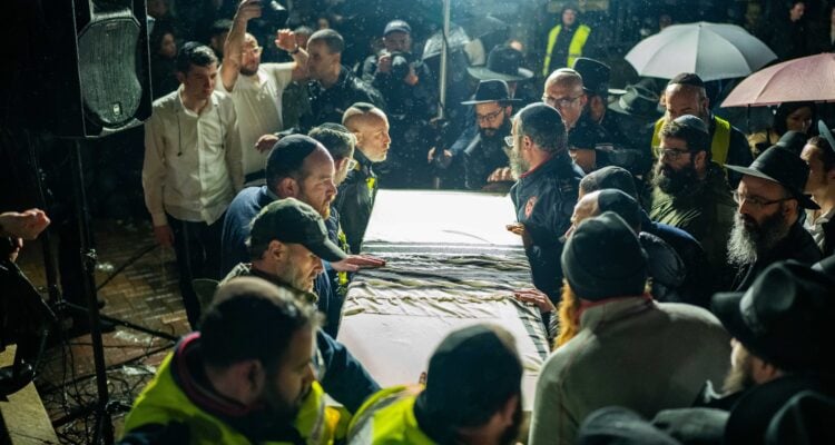 ‘Zvi was innocent’ – Rabbi murdered in Abu Dhabi buried in Israel