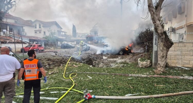 9 injured as Hezbollah pounds central and northern Israel