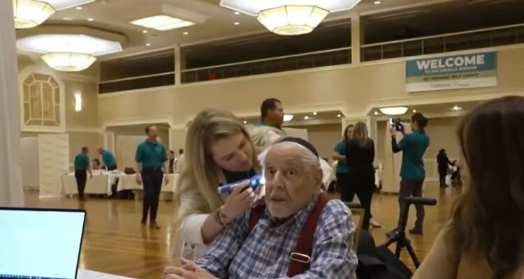 Brooklyn Holocaust survivors receive life-changing hearing aids