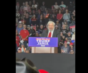 rabbi trump rally