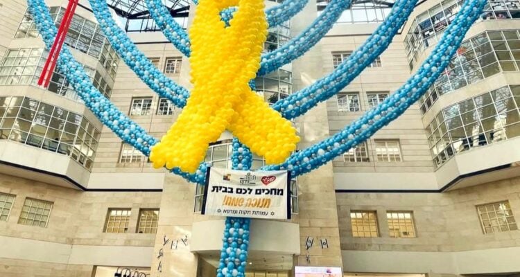 Two record-breaking menorahs light path of hope