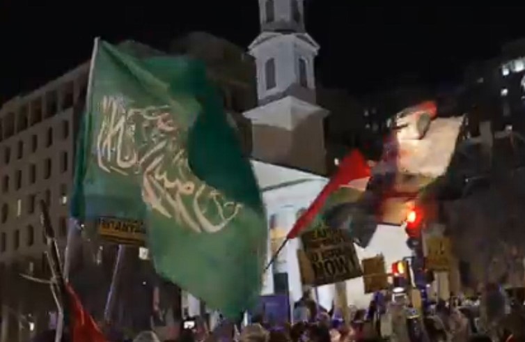 WATCH: Hamas supporters protest outside Netanyahu-Trump meeting in Washington DC