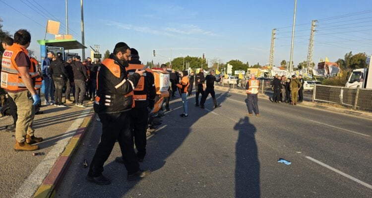 Arab-Israeli terrorist wounds 8 in northern Israel