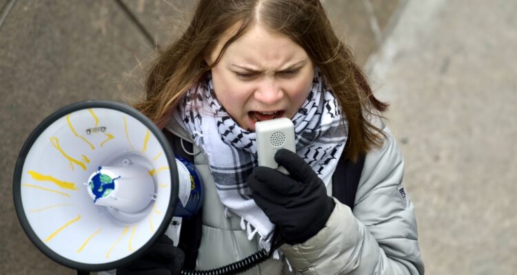 ‘Stop the genocide’ – Greta Thunberg at Rome anti-Israel rally