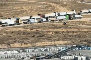 Aid trucks waiting at Gazan border