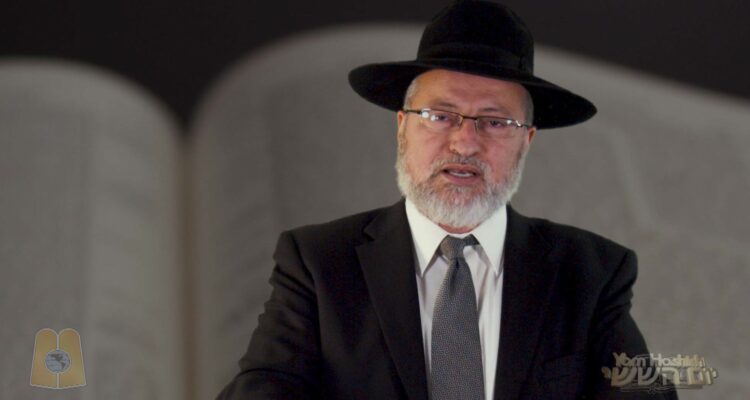 Gun-toting rabbi fends off masked attackers in violent Baltimore carjacking attempt