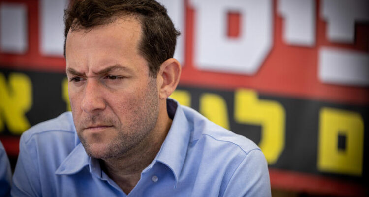 Samaria Council head moves office near Arab village in response to terror attack