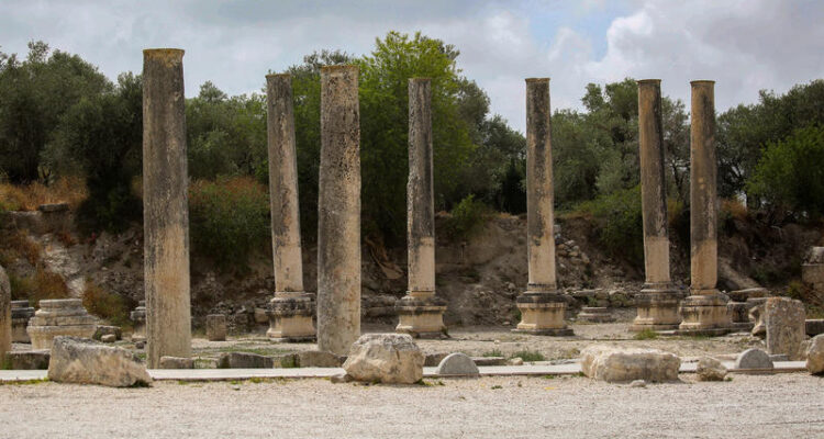 Israeli archaeologists resume excavations at ancient capital of biblical kingdom