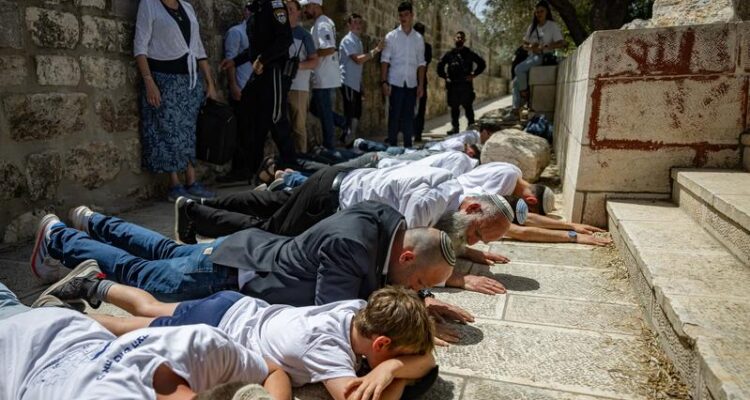 Israel police loosen Temple Mount prayer restrictions for Jewish visitors