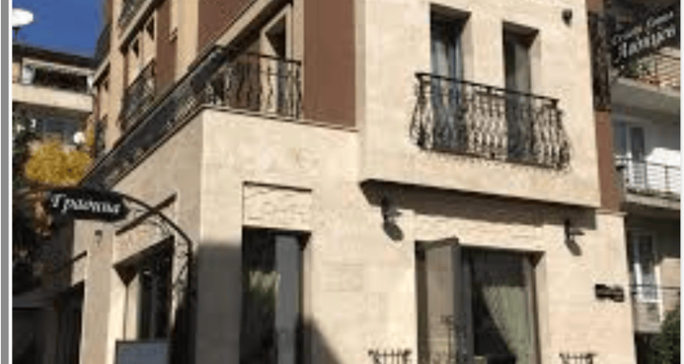 ‘Frightening experience’: Boutique hotel owner tells Israeli guests to ‘burn in hell’