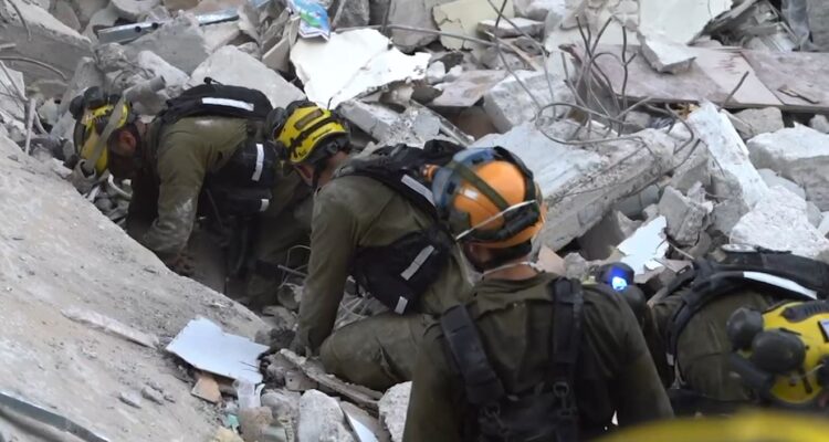 Iranian ballistic missile attack kills 8 in central Israel