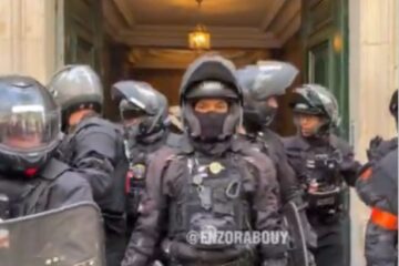 French riot police