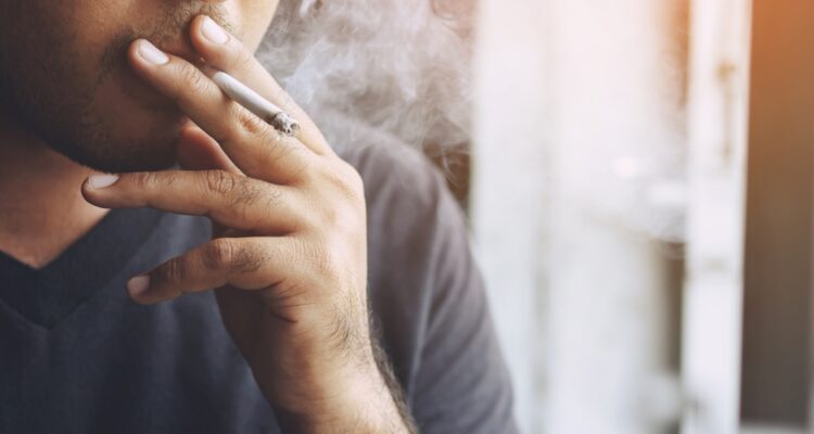 Israel’s smoking rate 30% above global average, government report finds